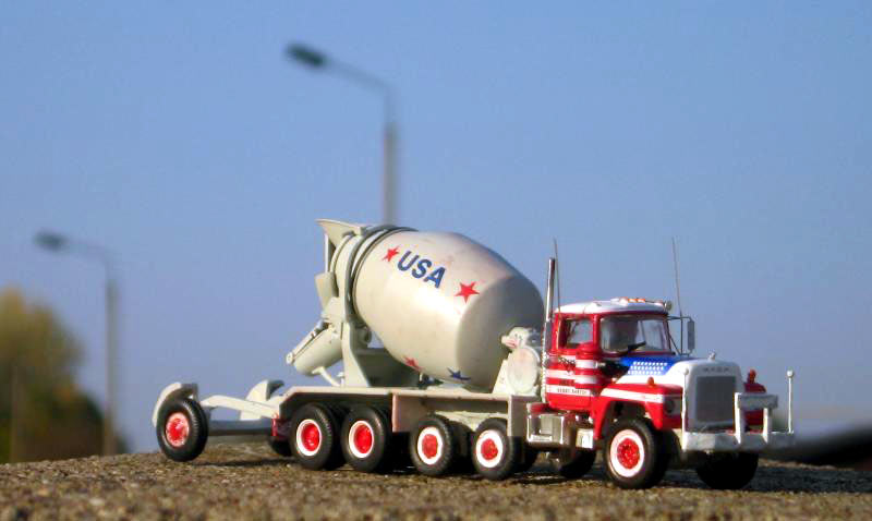 mack_r_mixer_6axle_lg.jpg