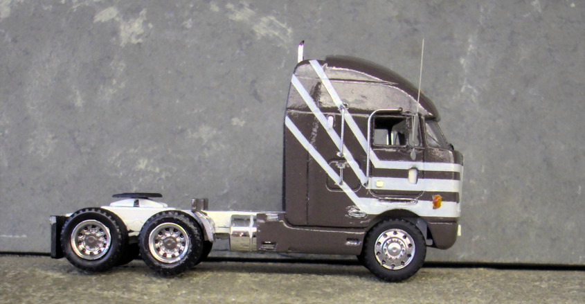Peterbilt 372 Truck Tractor